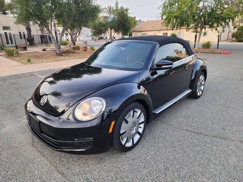 Used 2013 Volkswagen Beetle 2.5 FWD image 9