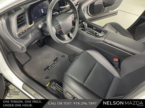 Used 2025 Toyota Crown Signia w/ Advanced Technology Package image 20