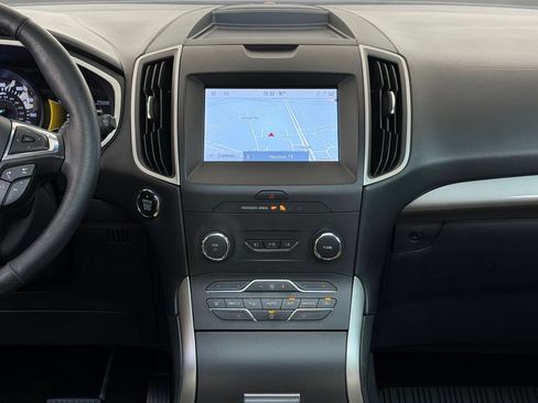 Used 2020 Ford Edge SEL w/ Cold Weather Package FWD image 5