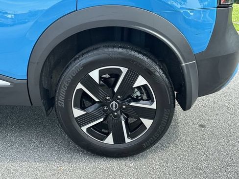 Certified 2025 Nissan Kicks SR FWD image 23