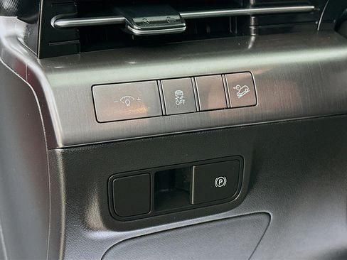 Certified 2025 Hyundai Kona SEL AWD/4WD image 10