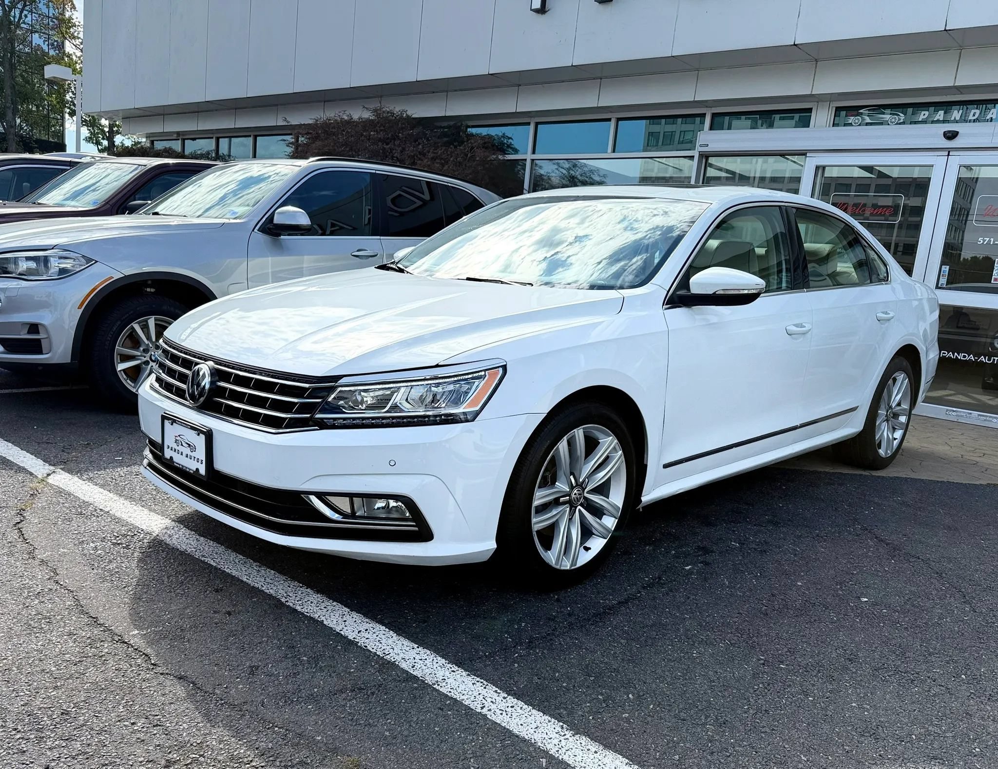 Used 2017 Volkswagen Passat 1.8T SE FWD image 3
