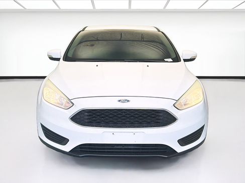 Used 2016 Ford Focus SE FWD image 2