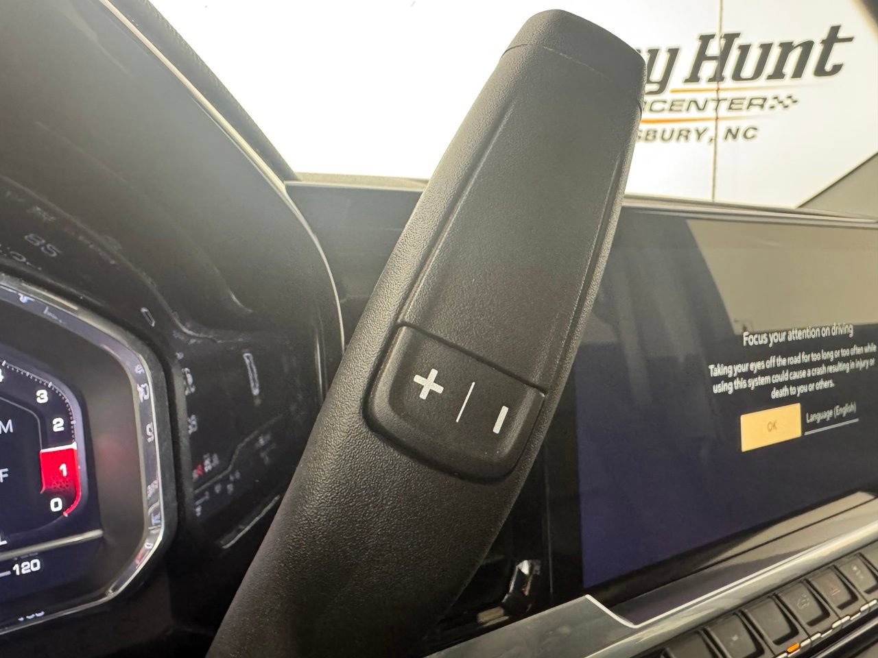 Used 2025 GMC Sierra 1500 SLT AWD/4WD image 24