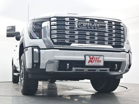 New 2026 GMC Sierra 2500 Denali w/ Denali Reserve Package image 34