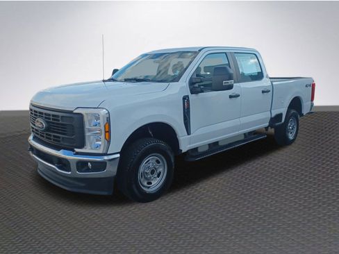 Used 2025 Ford F250 XL w/ XL Chrome Package image 2