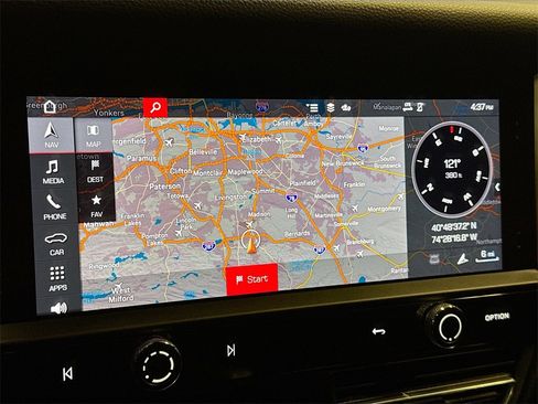 Used 2022 Porsche Macan image 14