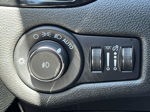 Used 2023 Jeep Cherokee Altitude Lux AWD/4WD image 15