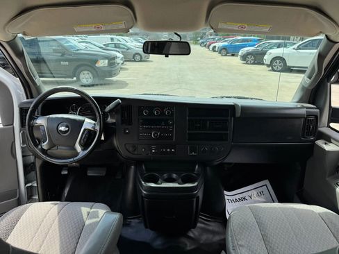 Used 2016 Chevrolet Express 3500 Extended image 36