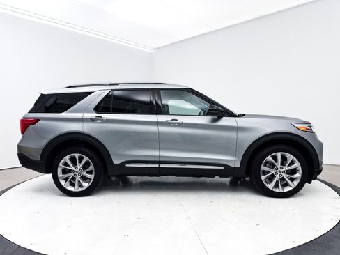 Used 2023 Ford Explorer Platinum w/ Technology Package image 44