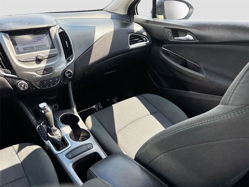 Used 2017 Chevrolet Cruze LT w/ Convenience Package FWD image 22
