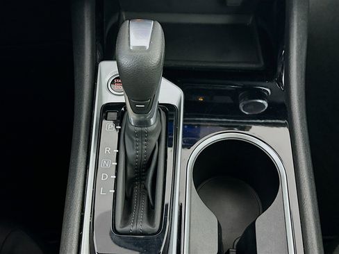 Used 2024 Nissan Altima 2.5 SV image 23