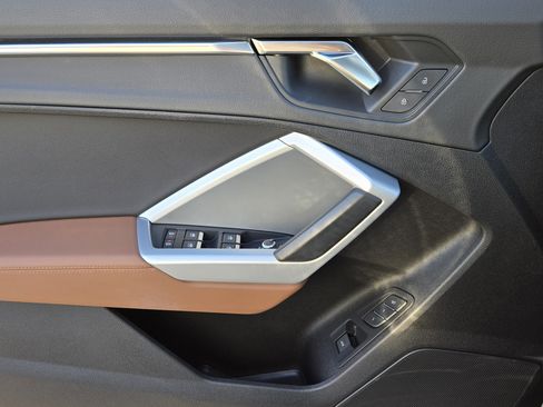 Used 2023 Audi Q3 2.0T Premium Plus w/ Premium Plus Package image 33