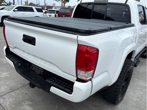 Used 2017 Toyota Tacoma SR5 w/ Tow Package RWD image 15