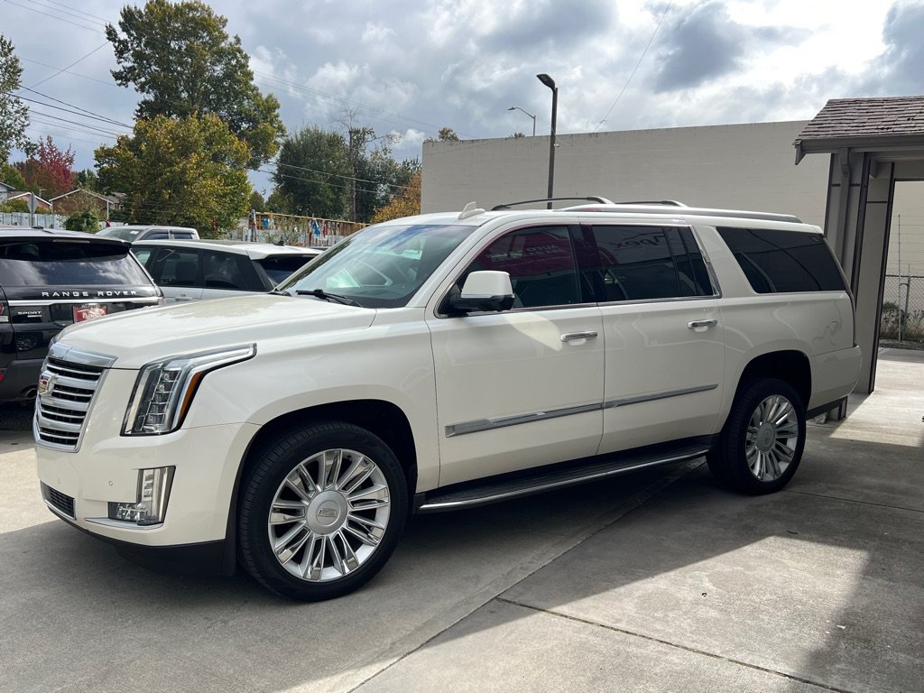 Used 2015 Cadillac Escalade ESV Platinum AWD/4WD image 4