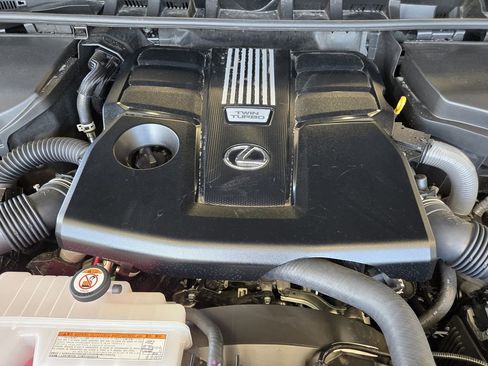 Used 2026 Lexus LX 600 4WD w/ Luxury Package image 32