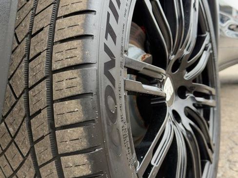 Used 2015 Porsche Cayenne Turbo image 14