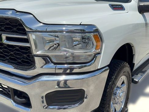 Used 2024 RAM 2500 Tradesman w/ Chrome Appearance Group AWD/4WD image 12