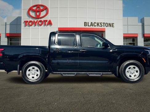 Used 2022 Nissan Frontier S AWD/4WD image 2