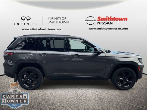 Used 2023 Jeep Grand Cherokee Altitude AWD/4WD image 7