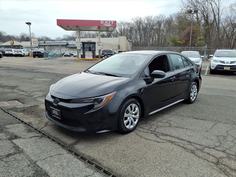 Certified 2023 Toyota Corolla LE image 3