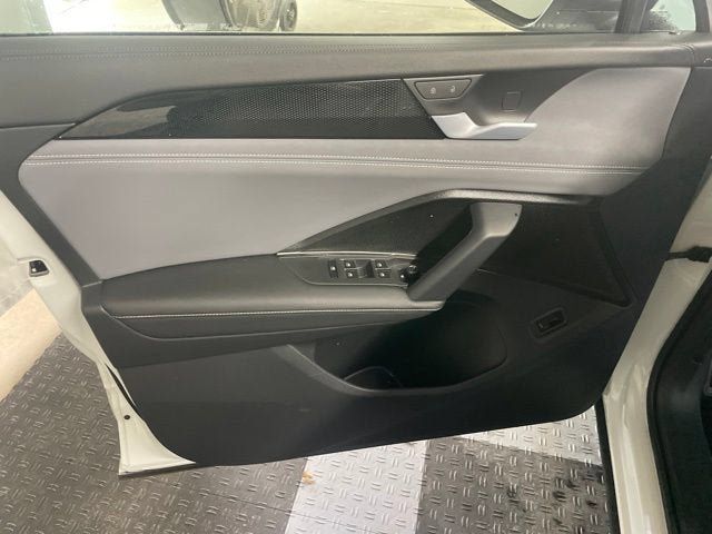 Certified 2026 Volkswagen Tiguan SE R-Line FWD image 14