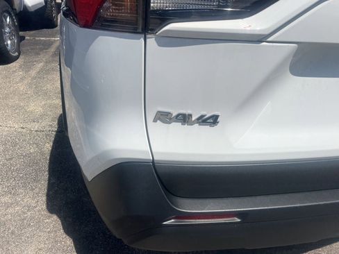 Certified 2023 Toyota RAV4 XLE w/ XLE Grade Weather Package AWD/4WD image 5