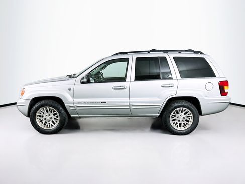 Used 2004 Jeep Grand Cherokee Limited w/ Cold Weather Group AWD/4WD image 4