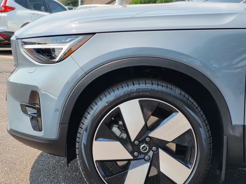 Certified 2023 Volvo XC40 Recharge Ultimate w/ Protection Package Premier AWD/4WD image 7