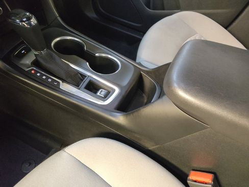 Used 2020 Chevrolet Equinox LS w/ LS Convenience Package image 26