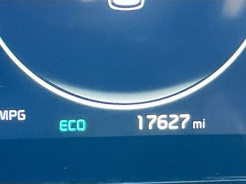 Used 2024 Kia Carnival SX image 12