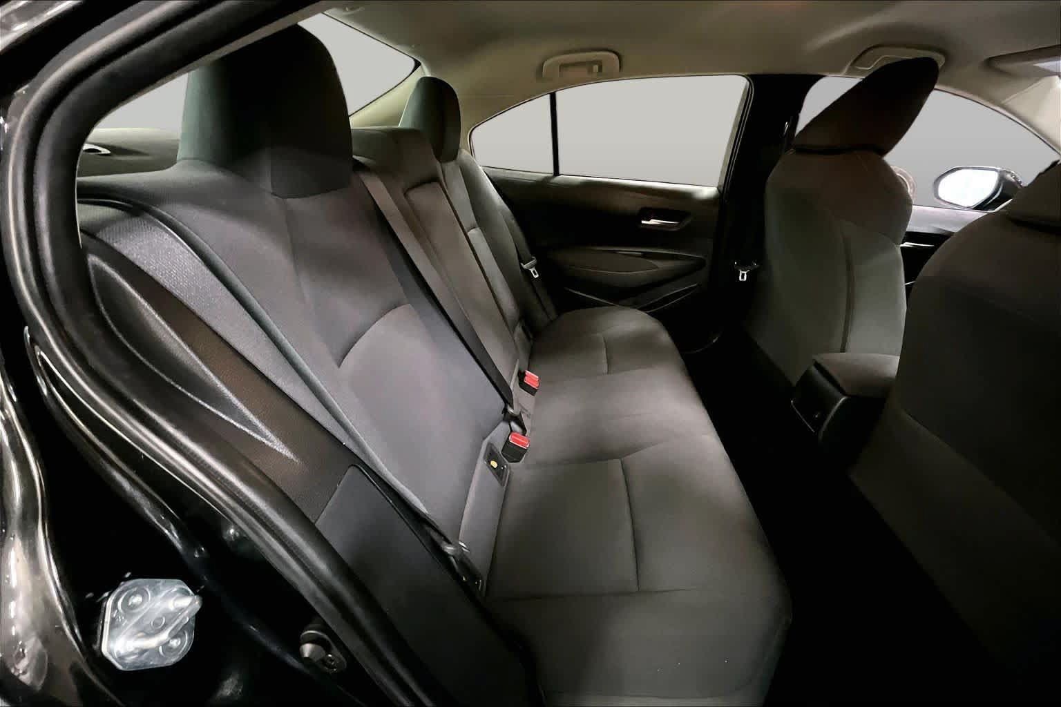 Used 2021 Toyota Corolla LE w/ Carpet Mat Package (TMS) FWD image 18