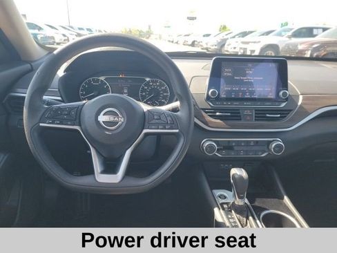 Used 2024 Nissan Altima 2.5 SV FWD image 4