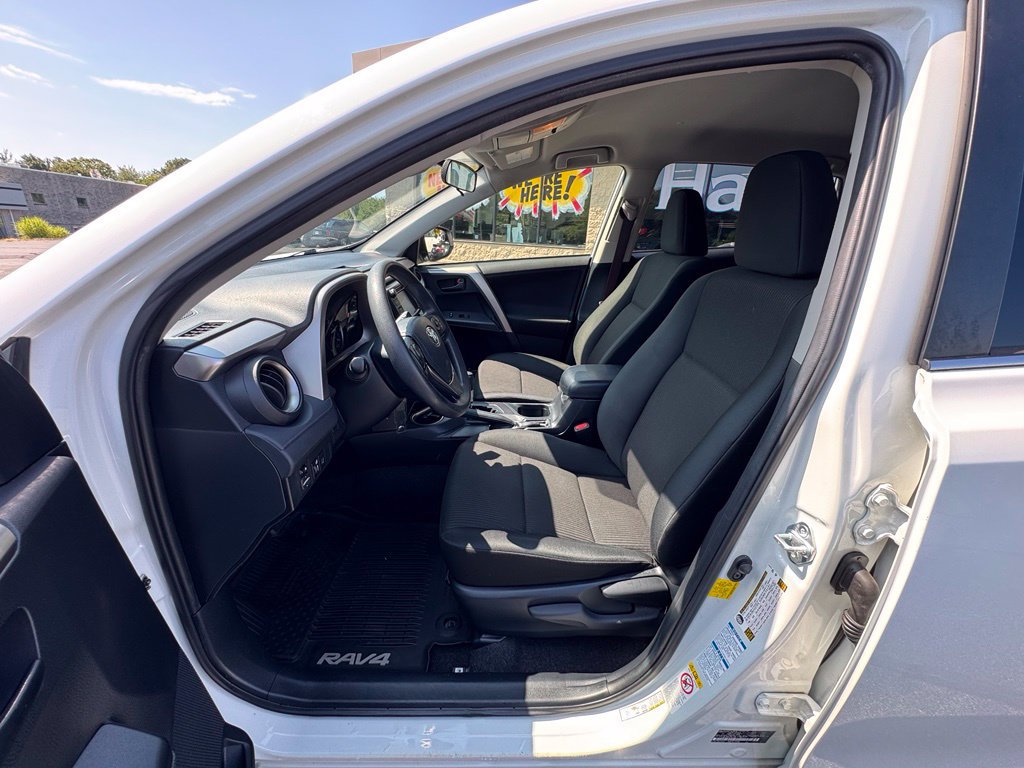 Used 2018 Toyota RAV4 LE w/ All Weather Liner Package AWD/4WD image 29
