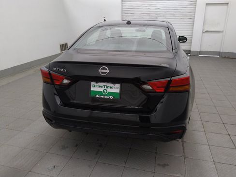 Used 2025 Nissan Altima 2.5 SV FWD image 7