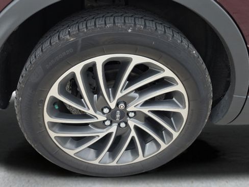 Used 2019 Lincoln Nautilus Reserve w/ Drivers Assistance Package AWD/4WD image 21