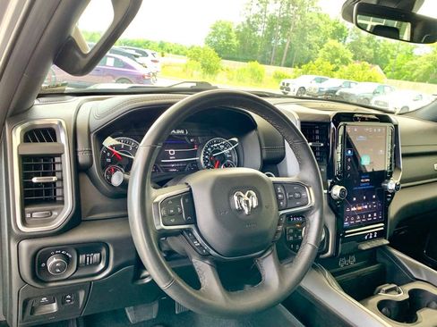 Used 2025 RAM 1500 Laramie AWD/4WD image 17