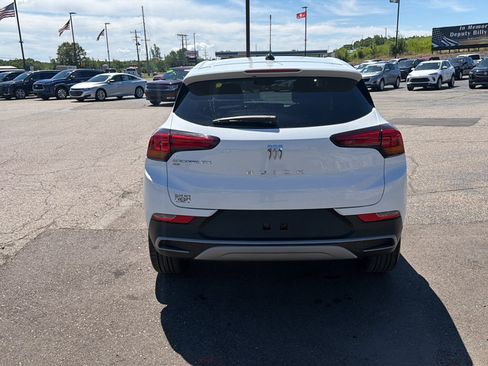 Used 2024 Buick Encore GX Preferred AWD/4WD image 5