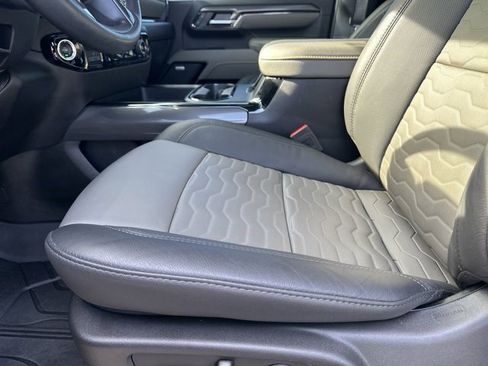 Certified 2025 Chevrolet Silverado 2500 ZR2 w/ Technology Package image 10