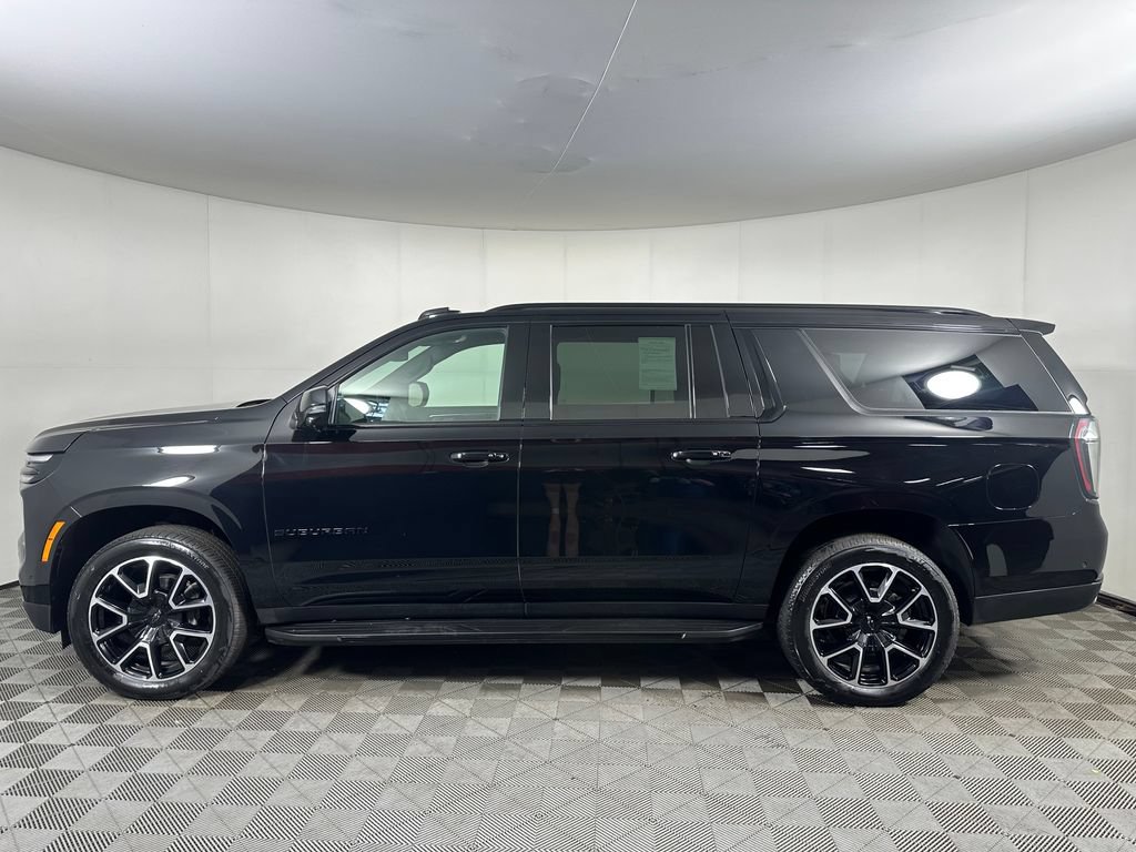 Used 2026 Chevrolet Suburban RST w/ Comfort Package AWD/4WD image 2