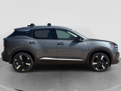 New 2026 Nissan Kicks SR w/ Cold Weather Package AWD/4WD image 2