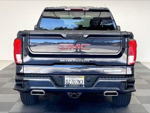 Used 2022 GMC Sierra 1500 Elevation w/ X31 Off-Road Package AWD/4WD image 3