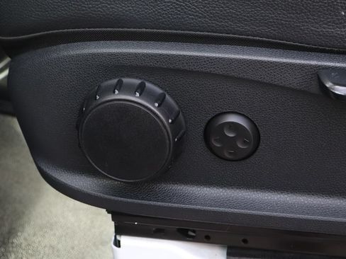 Used 2024 Mercedes-Benz Sprinter 2500 w/ Acoustic Package image 21