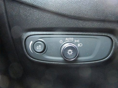 Used 2022 Chevrolet Equinox LT image 12