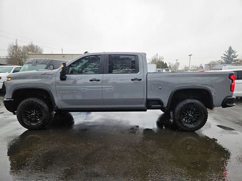 Used 2024 Chevrolet Silverado 2500 ZR2 image 4