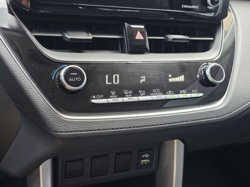 Used 2022 Toyota Corolla Cross LE FWD image 23