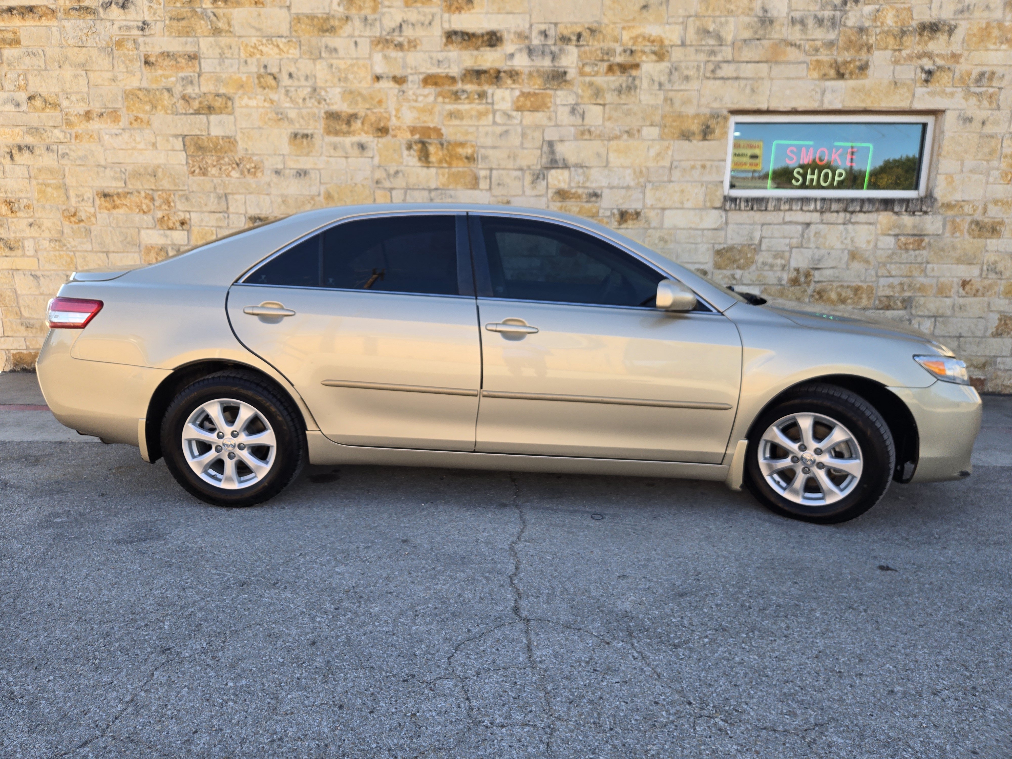 Used 2011 Toyota Camry LE w/ LE Extra-Value Pkg FWD image 18