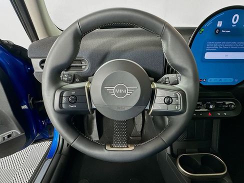 Certified 2025 MINI Cooper 4-Door Hardtop image 11