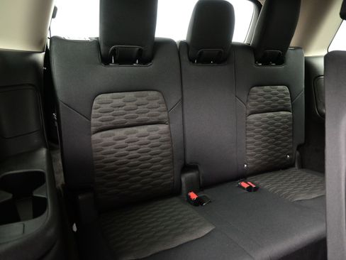 Used 2023 Nissan Pathfinder SV AWD/4WD image 17
