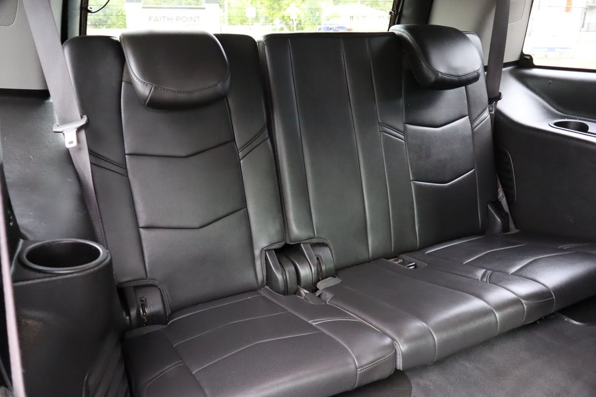 Used 2016 Cadillac Escalade Luxury AWD/4WD image 21